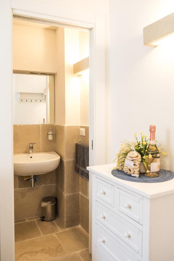 Dimore Del Borgo Antico - L'Altana Vista Mare โมโนโปลี ภายนอก รูปภาพ